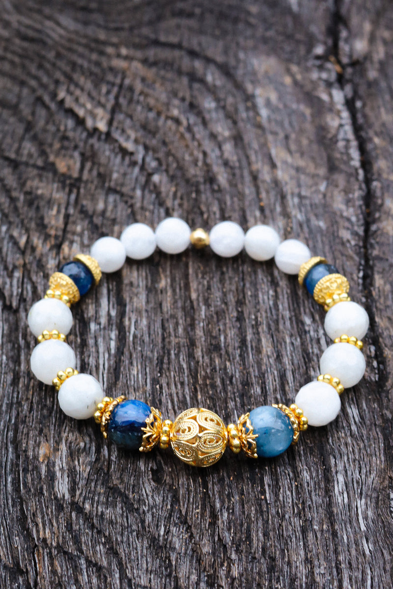 Lunar Vibrations - Moonstone Wrist Mala