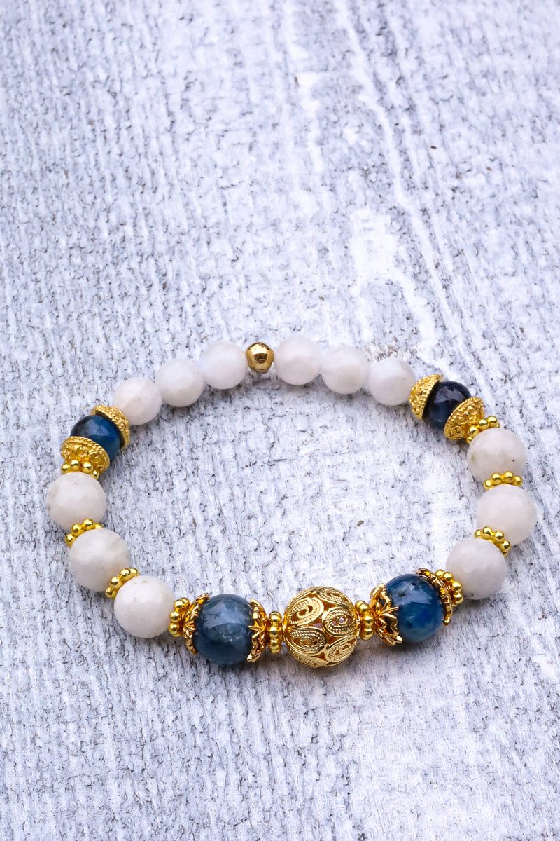 Lunar Vibrations - Moonstone Wrist Mala