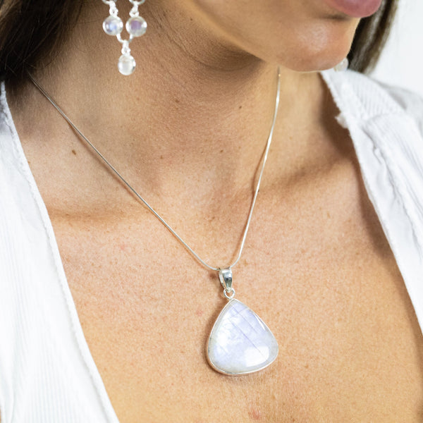 Haiya Moonstone Necklace - Revital Exotic Jewelry & Apparel