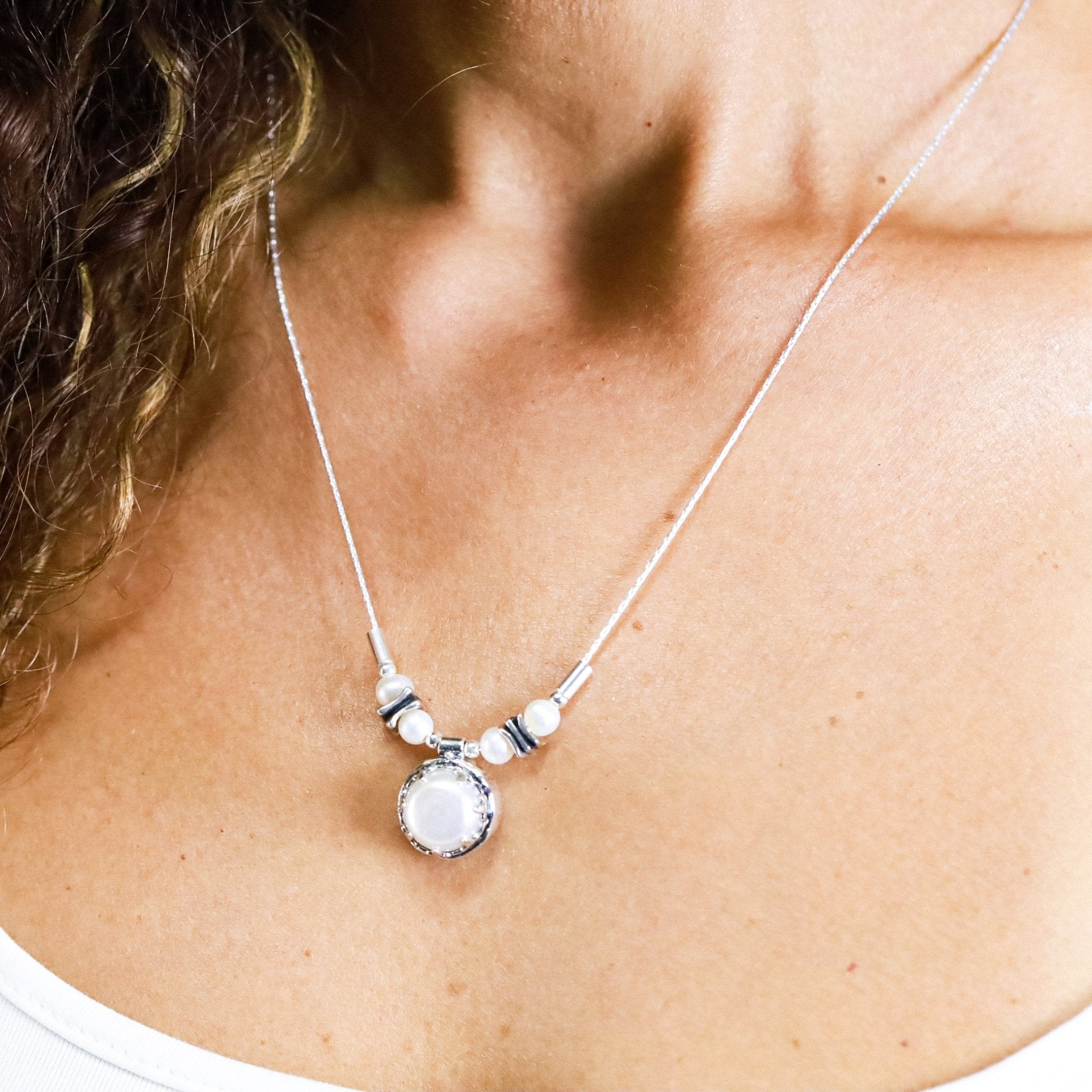 La Perla Pearl Necklace - Revital Exotic Jewelry & Apparel